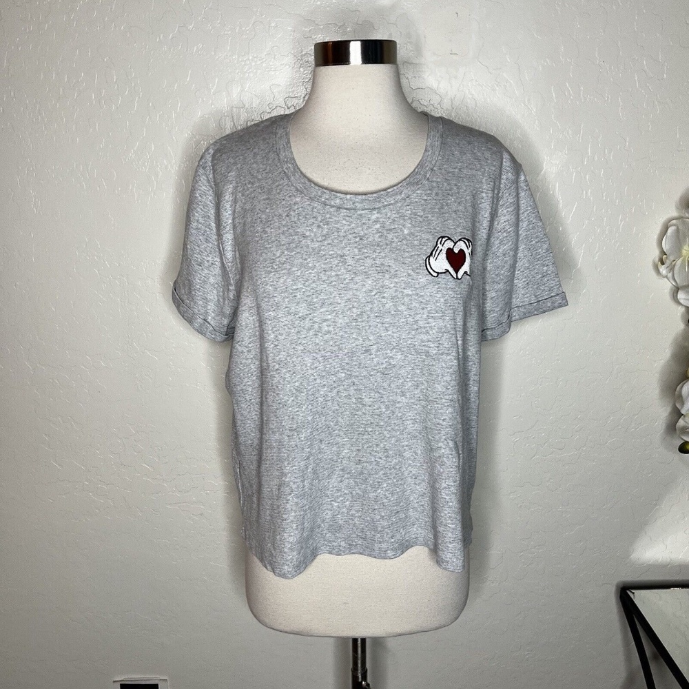 Disney Store Womens Mickey Mouse Heart Hands T Shirt Tee Size L Large Gray